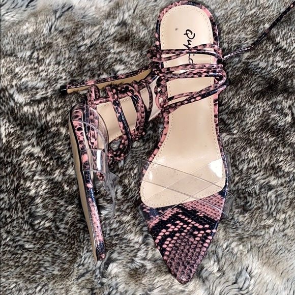 Snake skin stiletto - Picture 2 of 5